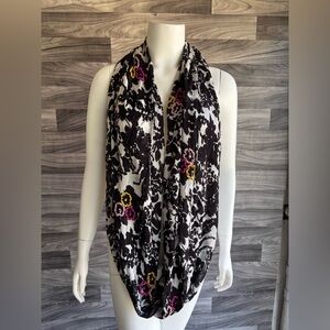 Chic Black and White Wrap with Timeless Elegance